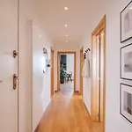 Herbert - 2 Bedrooms And Balcony In Areeiro