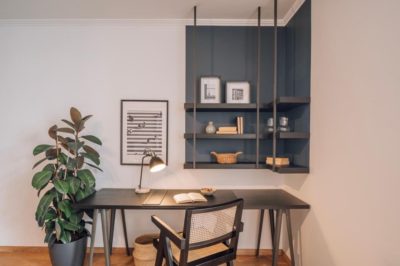 Herbert - 2 Bedrooms And Balcony In Areeiro