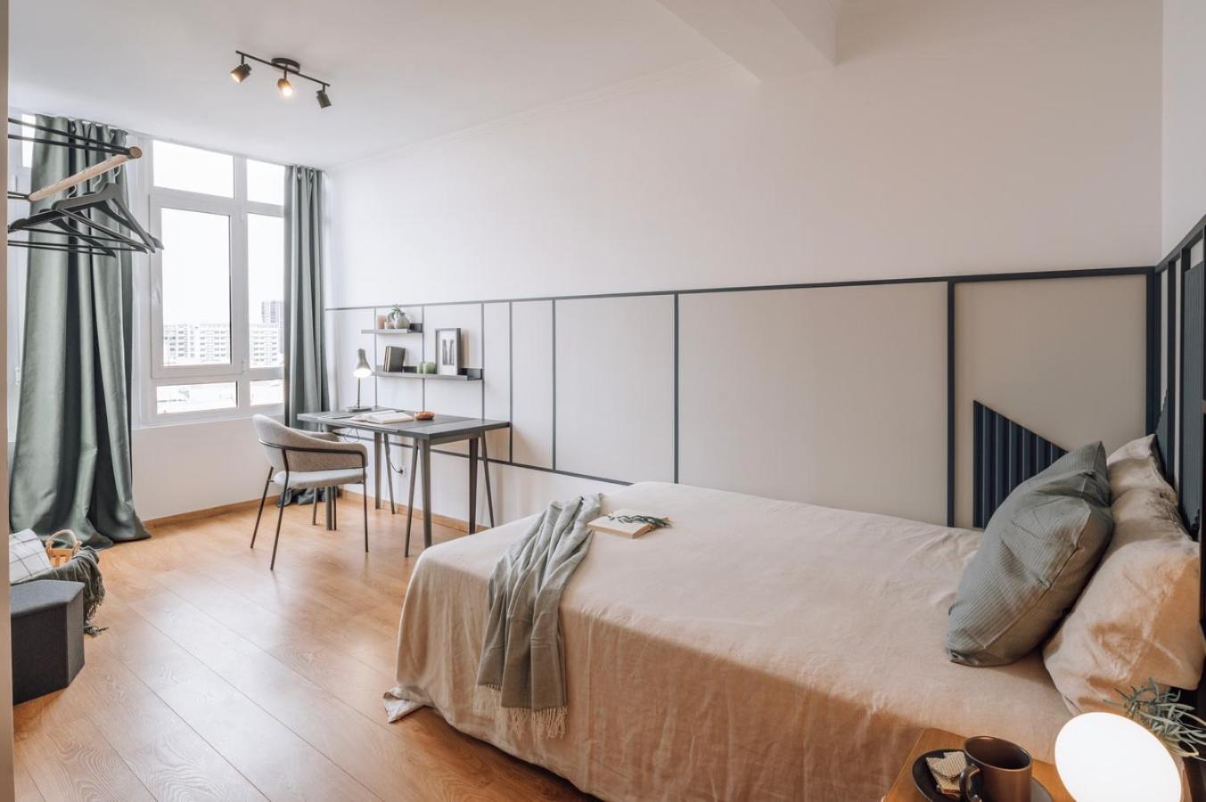 Herbert - 2 Bedrooms And Balcony In Areeiro * Lissabon